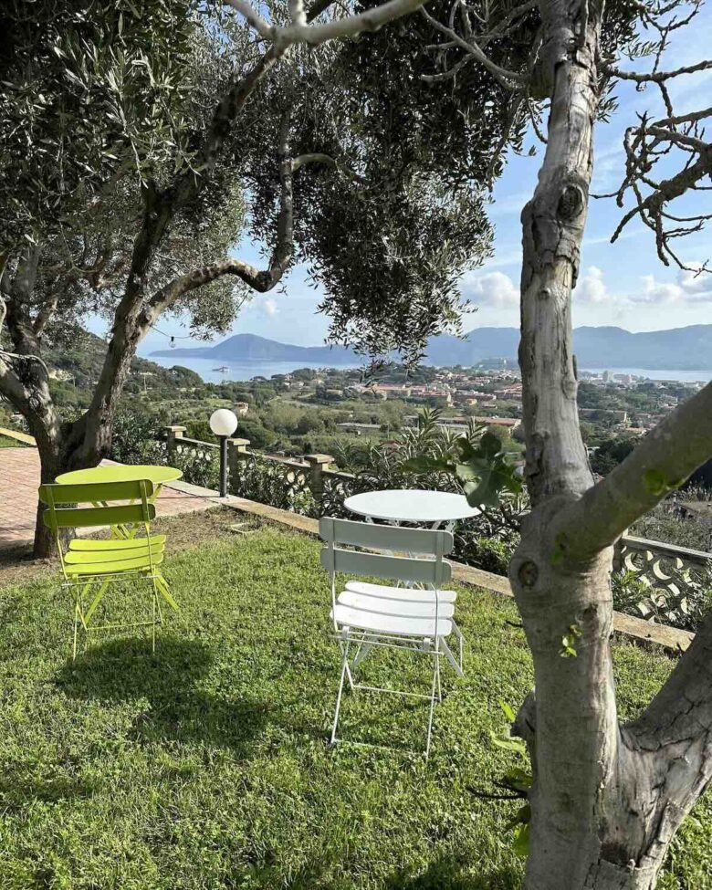 Vista su Portoferraio dal giardino del B&B Aethalia